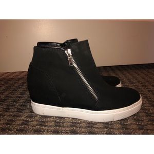 Sneaker wedges